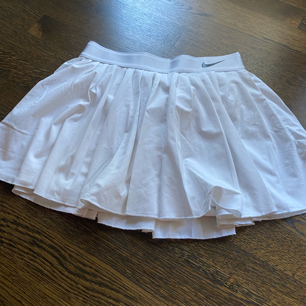White nike tennis skirt